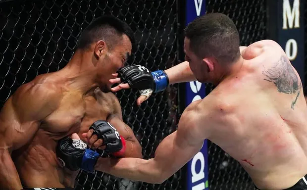 Steve Garcia x Shayilan Nuerdanbieke. Foto: Reprodu&ccedil;&atilde;o/Twitter/@ufc