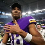 NFL: Justin Jefferson desfalca Vikings em pelo menos 4 jogos por les&atilde;o