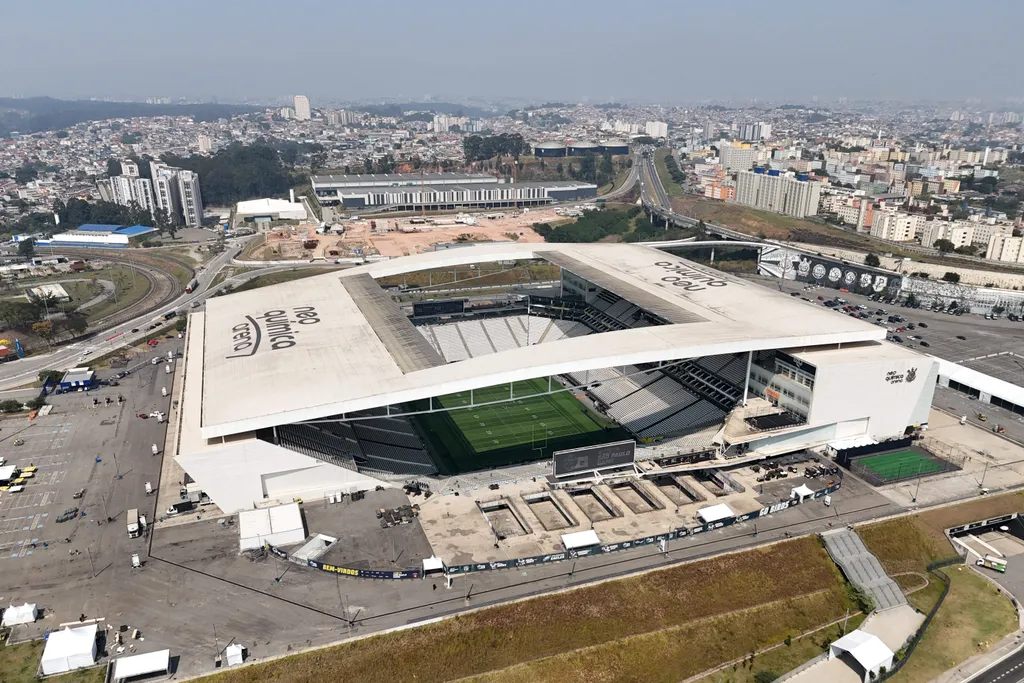 A Arena Corinthians foi totalmente reformulada para receber a primeira partida da NFL no hemisf&eacute;rio Sul. Foto: Icon Sport