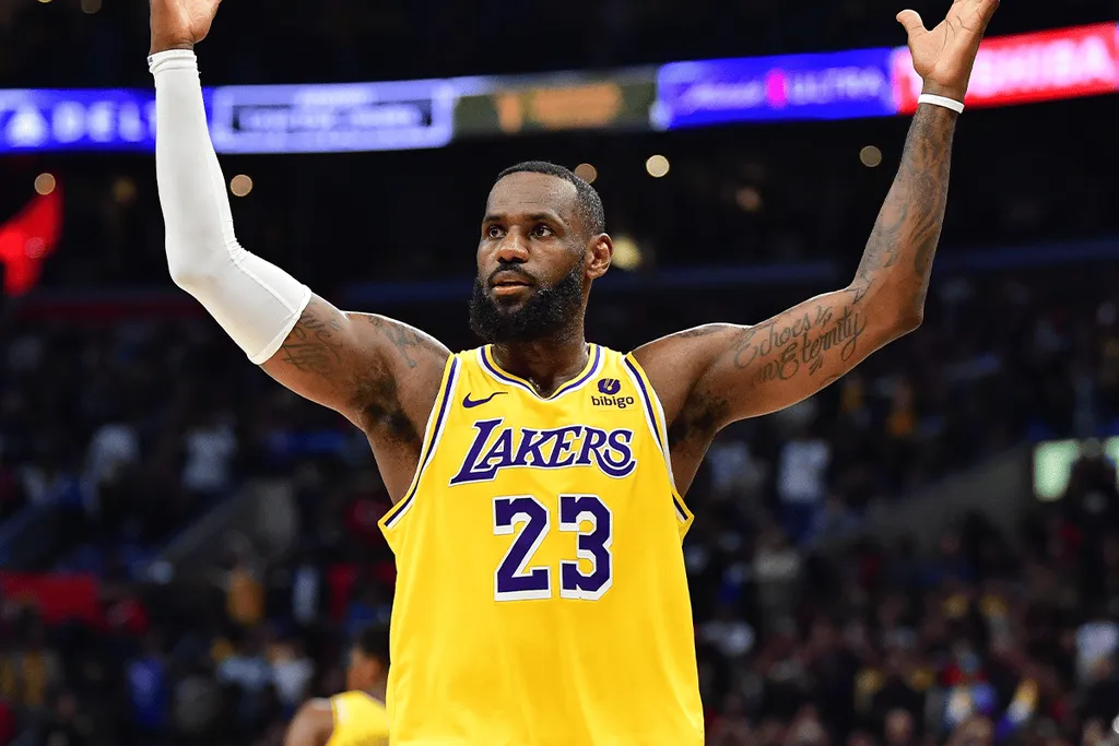 NBA: Lakers tira vantagem de 21 pontos e LeBron James atinge marca brilhante no &uacute;ltimo quarto
