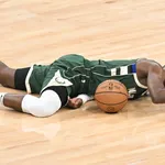 NBA Playoffs: Mais um? Estrela dos Bucks n&atilde;o treina e pode ser desfalque para o Jogo 3