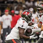 NFL: Patriots trazem campeão pelos Buccaneers para testes