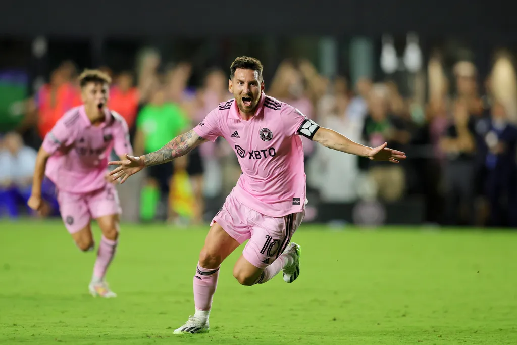 Messi na MLS: a estreia perfeita com gol e triunfo no Inter Miami; veja