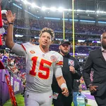 NFL: Chiefs vencem Vikings fora de casa ap&oacute;s &ldquo;susto&rdquo; de Travis Kelce