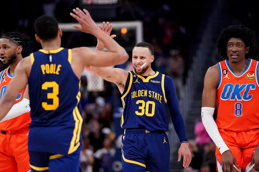 NBA: Warriors vencem Thunder e seguram posi&ccedil;&atilde;o nos playoffs