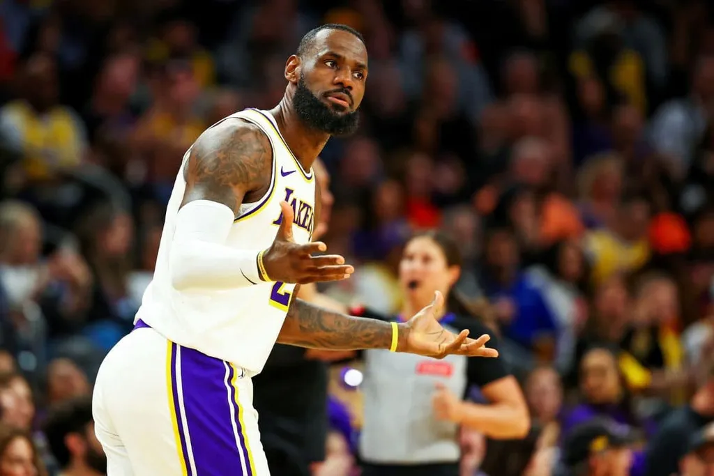 Lebron fala sobre os 40 mil pontos na NBA: &lsquo;&Eacute; maior coisa da minha&nbsp;carreira?&rsquo;