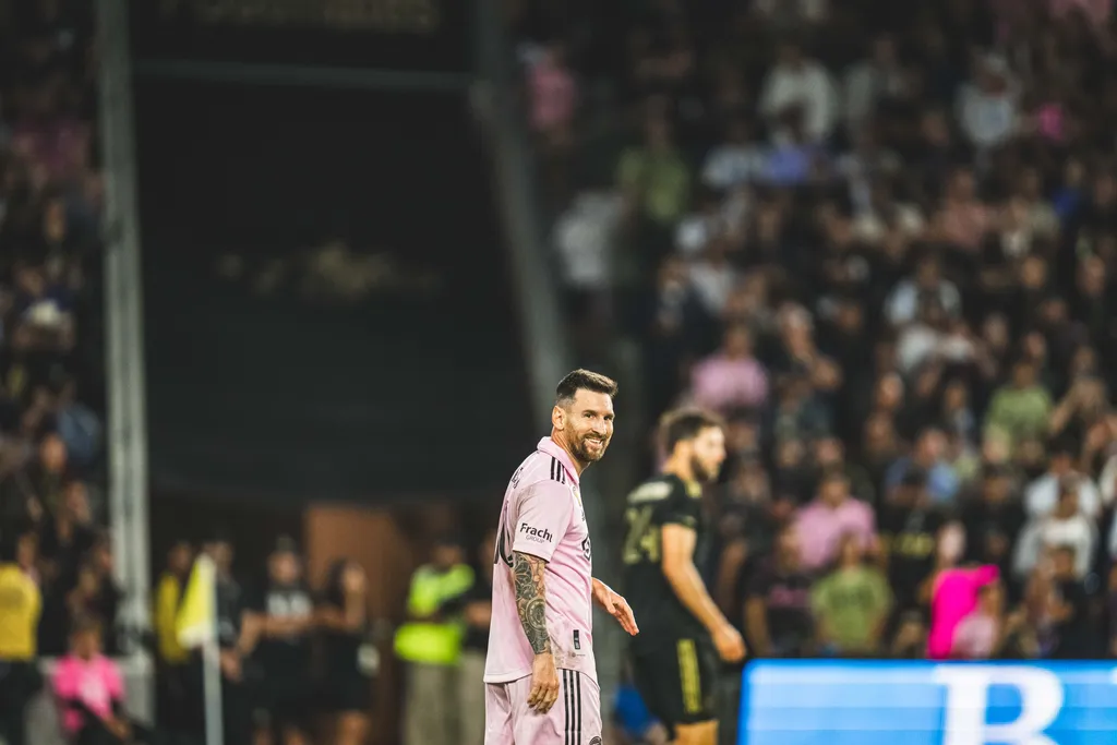 MLS: em noite de &lsquo;gar&ccedil;om Messi&rsquo;, Inter Miami vence o LAFC