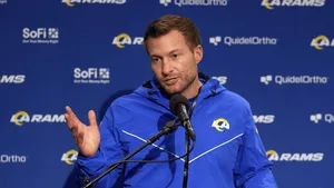 Sean McVay segue no cargo de técnico do Los Angeles Rams