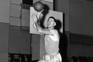 George Mikan jogando pelo Minneapolis Lakers. Foto: Arquivo / NBA