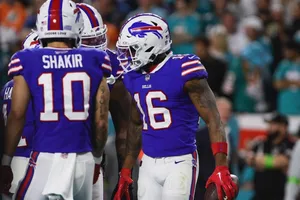 NFL: Bills derrotam Dolphins para vencer a AFC East