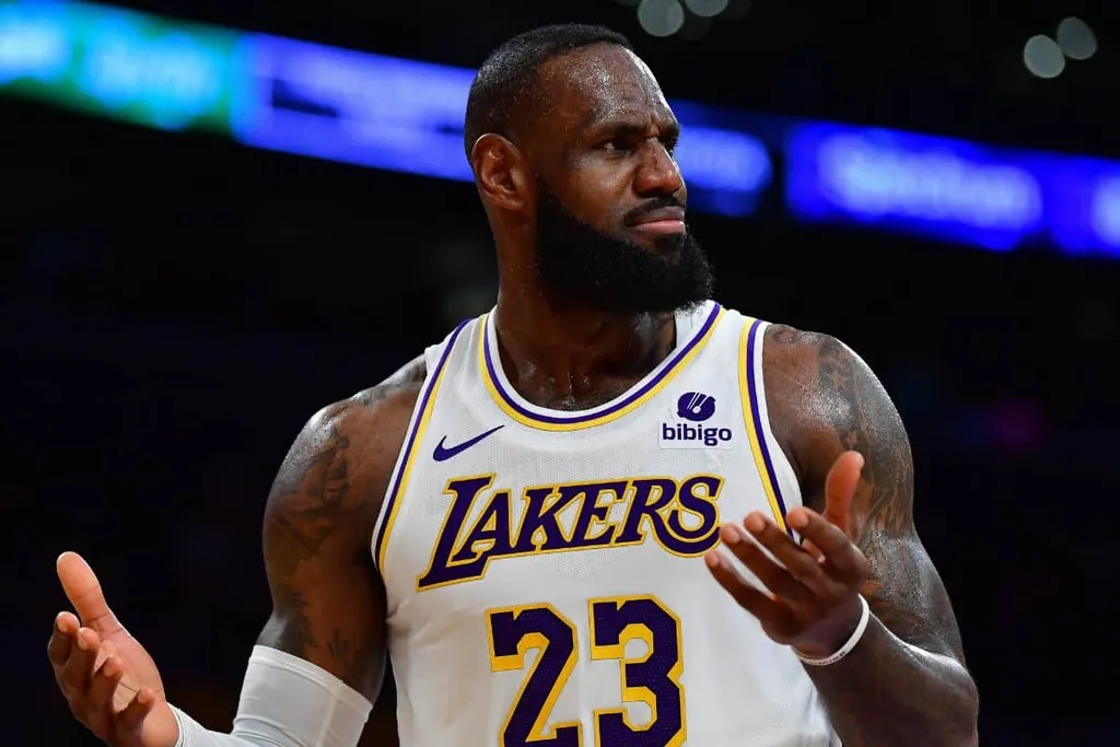 NBA: LeBron James faz confiss&atilde;o sobre Curry ap&oacute;s derrota para os Warriors