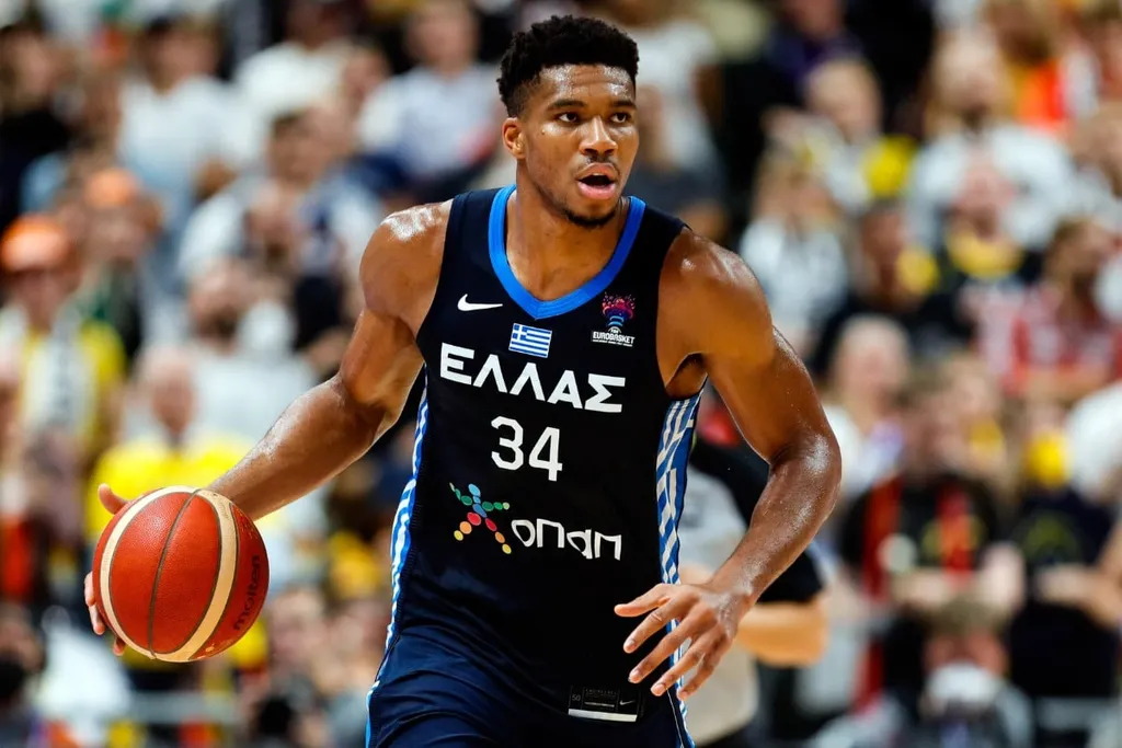 NBA: Deus grego? Giannis Antetokounmpo tem chance de levar Gr&eacute;cia aos Jogos Ol&iacute;mpicos
