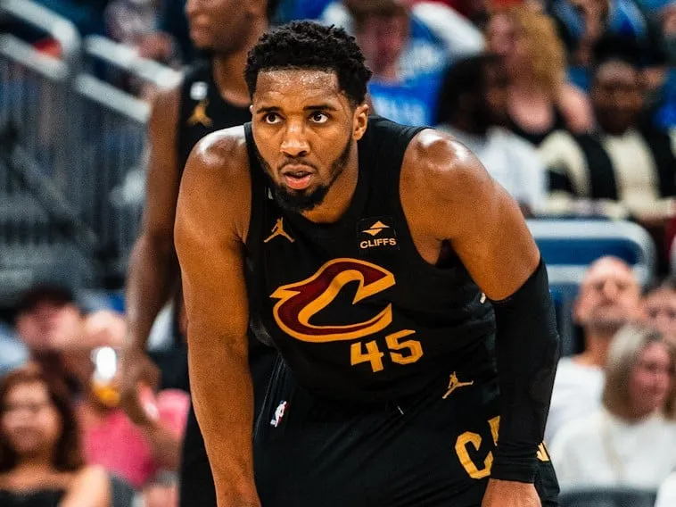 NBA: Donovan Mitchell repete Kobe e alcan&ccedil;a feito que nem LeBron conseguiu