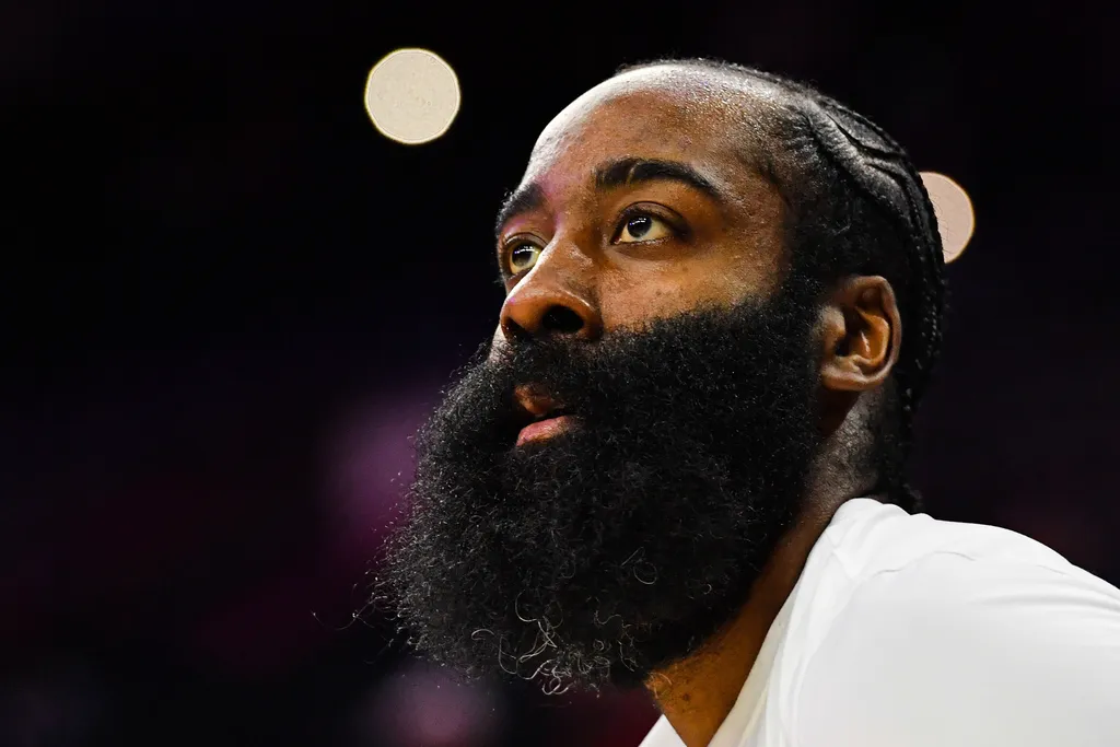NBA: Harden surpreende e se apresenta em pr&eacute;-temporada dos Sixers
