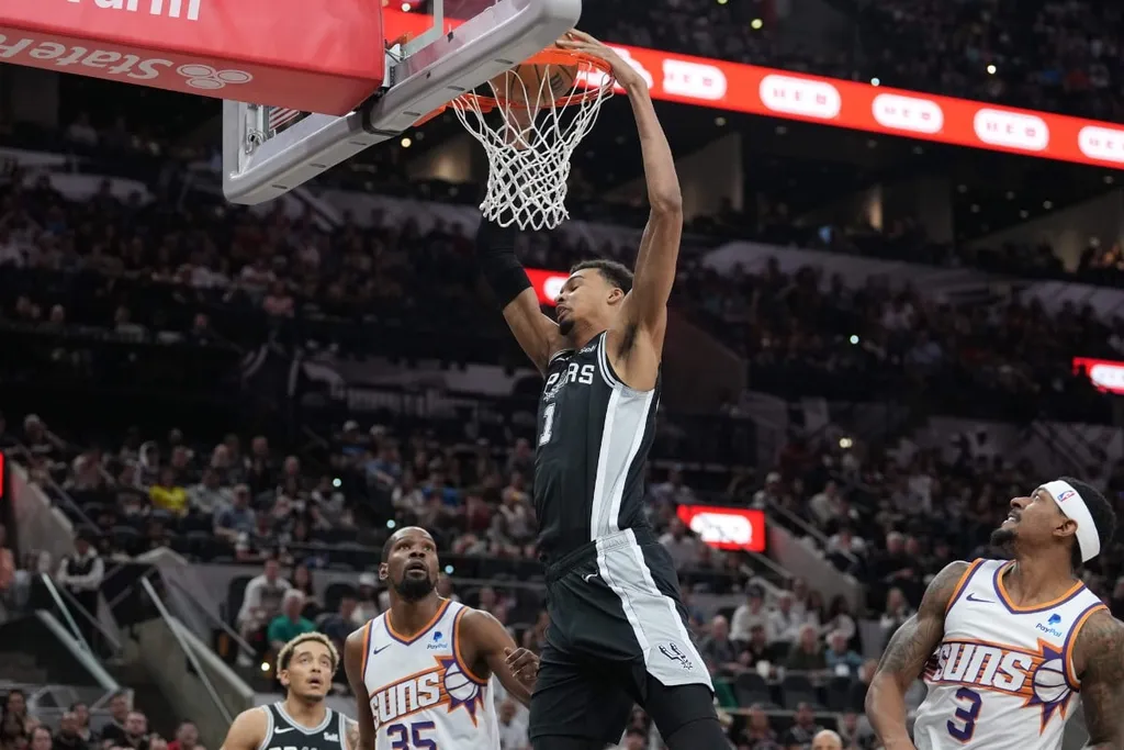 NBA: Wembanyama desfalca Spurs e est&aacute; fora do jogo contra os Suns