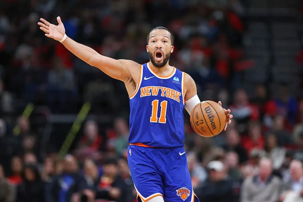 Knicks se revoltam ap&oacute;s derrota controversa e fazem duro protesto para a NBA