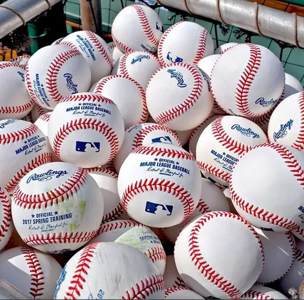 MLB bolas