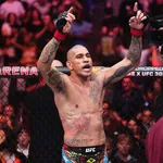 UFC 300: Poatan derruba Hill no 1&ordm; round, mantem cintur&atilde;o e pede luta no Rio