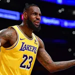 NBA: Lakers perdem em LA e LeBron James toma atitude inusitada