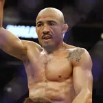 Jos&eacute; Aldo adota estrat&eacute;gia curiosa, vence no boxe e mant&eacute;m invencibilidade
