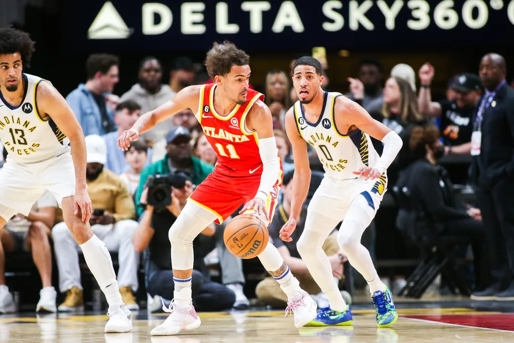 NBA: Trae Young perde a cabe&ccedil;a e tenta agredir &aacute;rbitro em jogo do Hawks