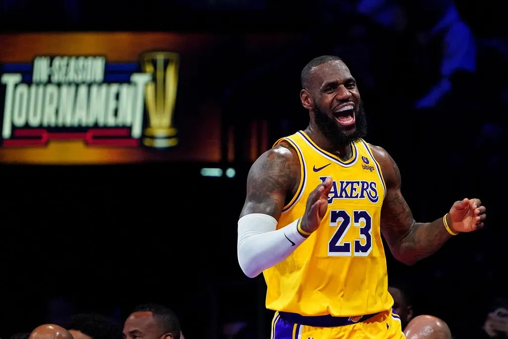 Futuro definido? LeBron sugere &lsquo;nova profiss&atilde;o&rsquo; e f&atilde;s reagem