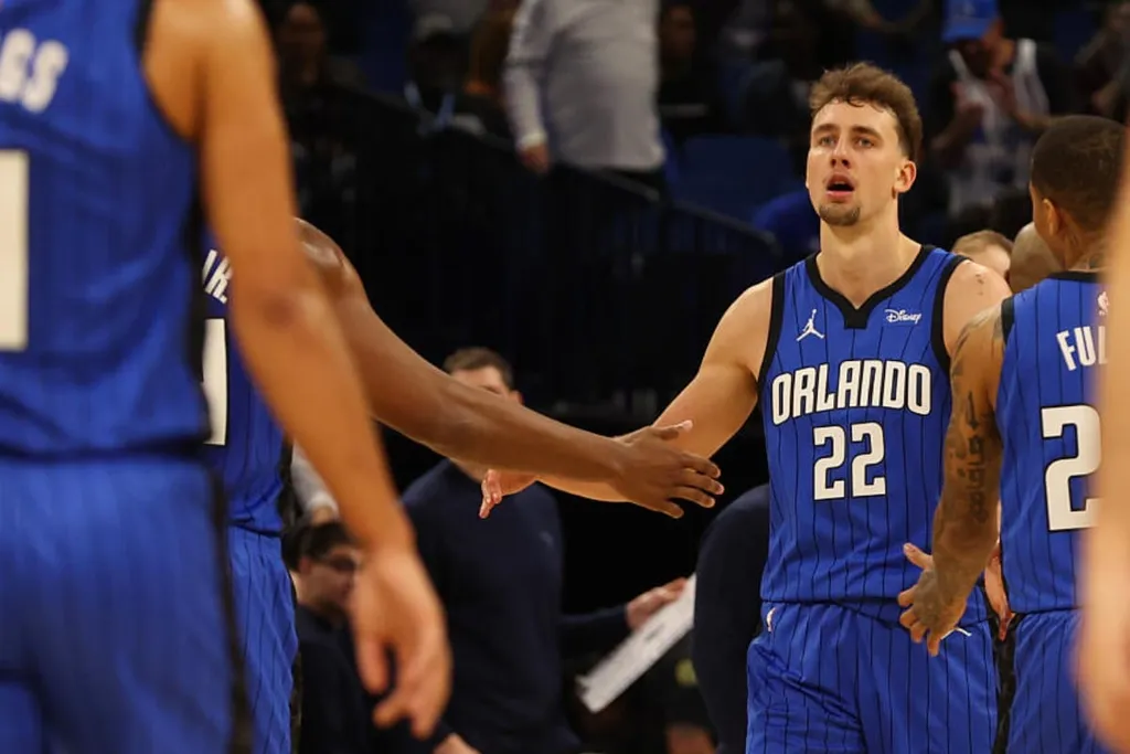 Orlando Magic arrasa San Antonio Spurs em noite m&aacute;gica de Franz Wagner na NBA