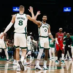 NBA: Com grande partida de Porzingis e Tatum, Celtics vencem 76ers e esquecem o que &eacute; perder