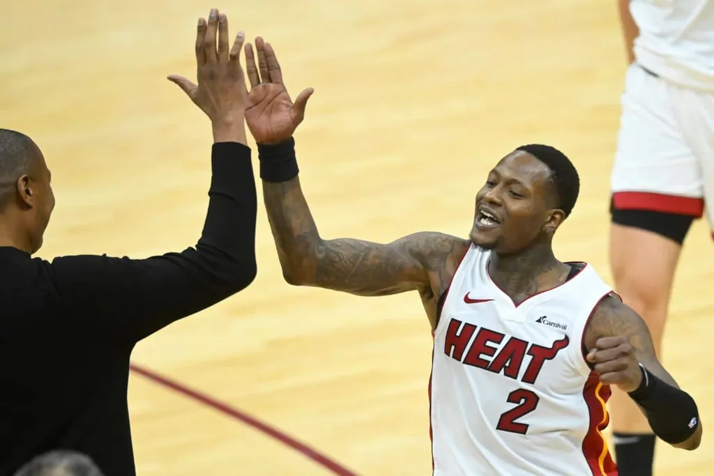 Butler brilha, Rozier decide e Heat vence Cavaliers fora de casa
