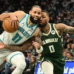 NBA: Bucks destroem Hornets em retorno de Damian Lillard