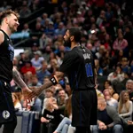 NBA: Kyrie e Doncic comandam vit&oacute;ria dos Mavericks em casa