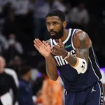 NBA Playoffs 2024: Kyrie Irving se declara para Edwards ap&oacute;s venc&ecirc;-lo no Jogo 1