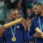 Kevin Durant renova com o Houston Rockets por R$ 486 milh&otilde;es e se torna o jogador mais bem pago da hist&oacute;ria da NBA