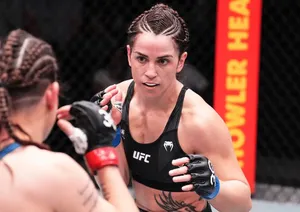 UFC Vegas 77: brasileira troca provocações e bate-boca com rival nos bastidores