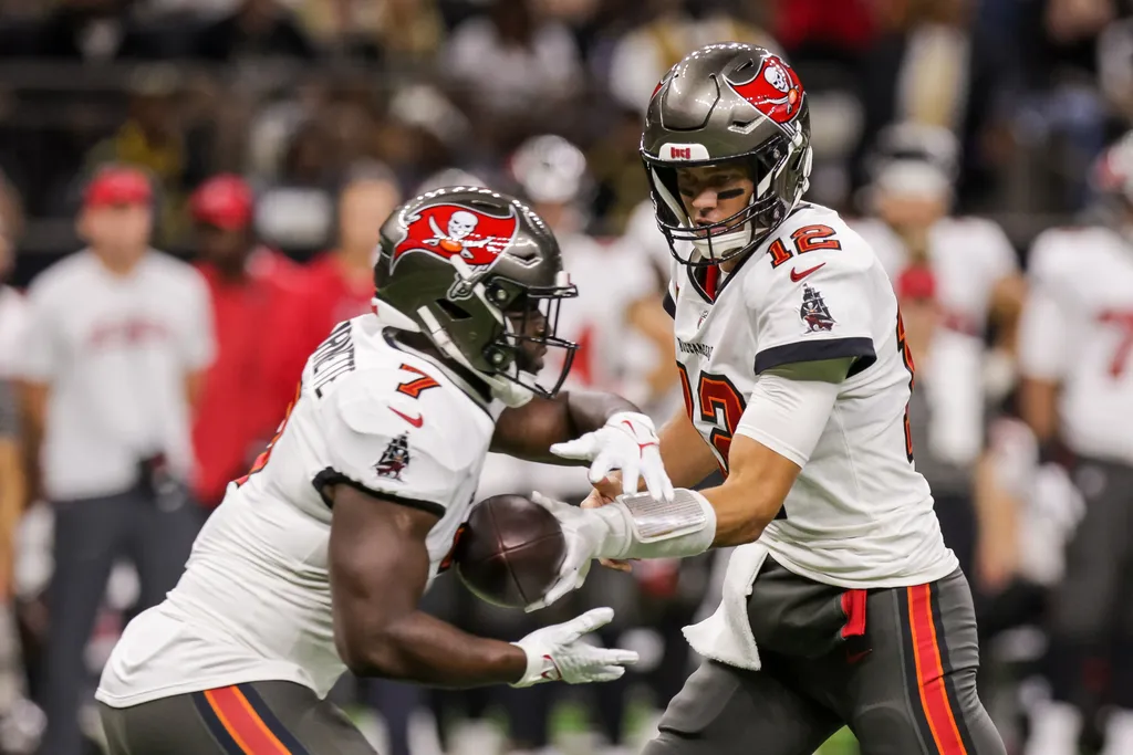 NFL: Patriots trazem campe&atilde;o pelos Buccaneers para testes