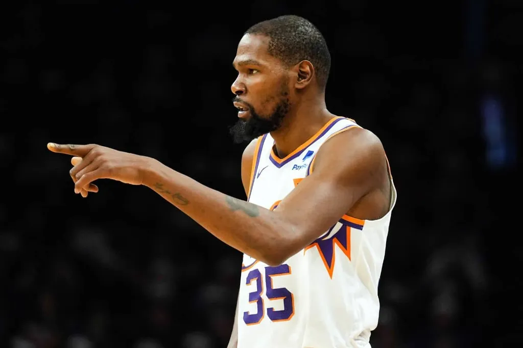 Frustrado nos Suns, Kevin Durant desabafa ap&oacute;s 3&ordf; derrota: &lsquo;Dif&iacute;cil jogar&rsquo;
