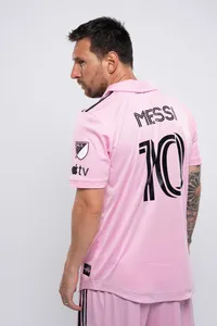 Lionel Messi com a camisa do Inter Miami. Foto: Icon Sport