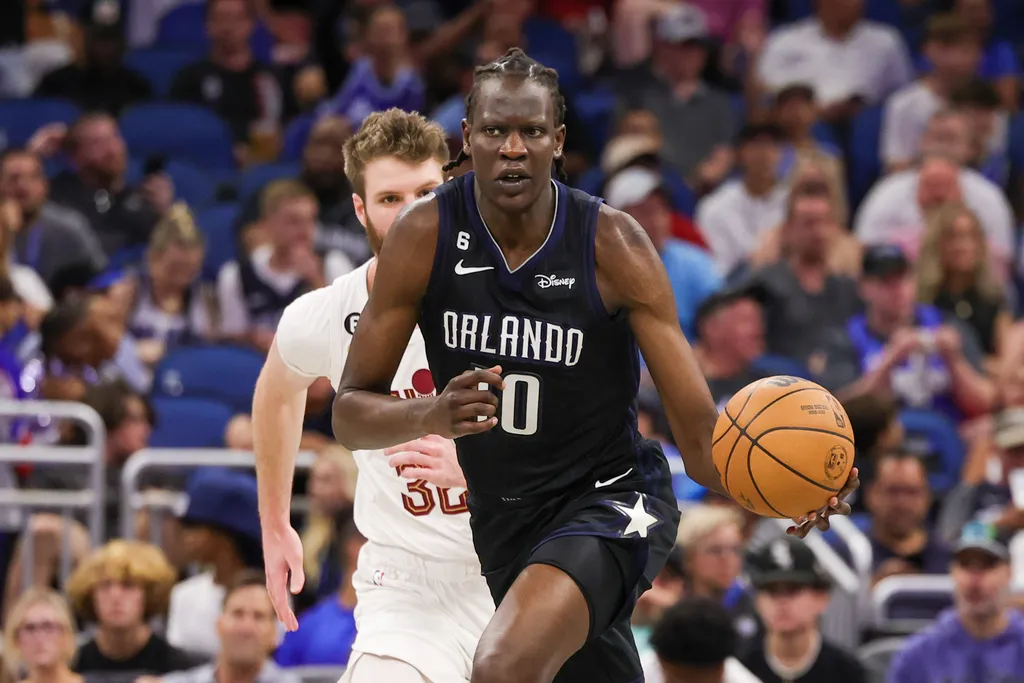 Mercado NBA: Suns troca Payne para Spurs, e acerta com Bol Bol; Nuggets assina com piv&ocirc;