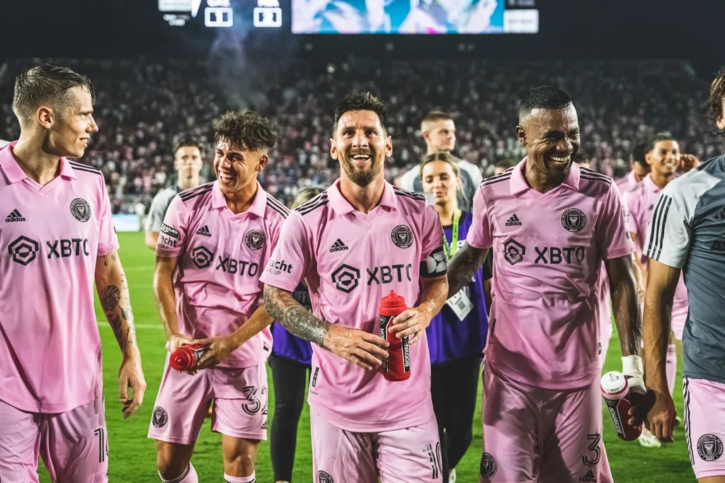 Messi explica gola&ccedil;o na estreia pelo Inter Miami: &lsquo;Tive sorte&rsquo;