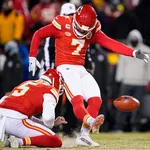 Playoffs da NFL: Com &lsquo;artilheiro&rsquo; improv&aacute;vel, Chiefs congelam Dolphins