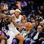 NBA: arbitragem comete erro grotesco em jogo entre Kings e Magic