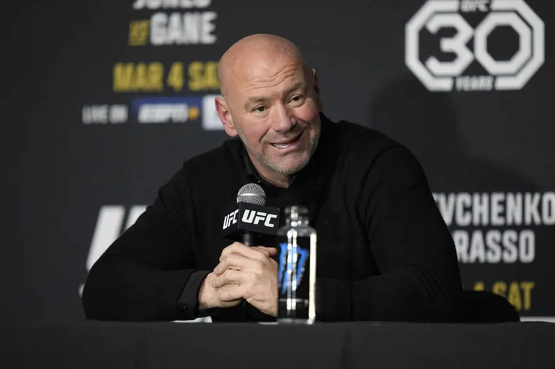 [UFC] Dana White confirma negocia&ccedil;&atilde;o para Jones x Aspinall: poss&iacute;vel unifica&ccedil;&atilde;o do cintur&atilde;o em julho