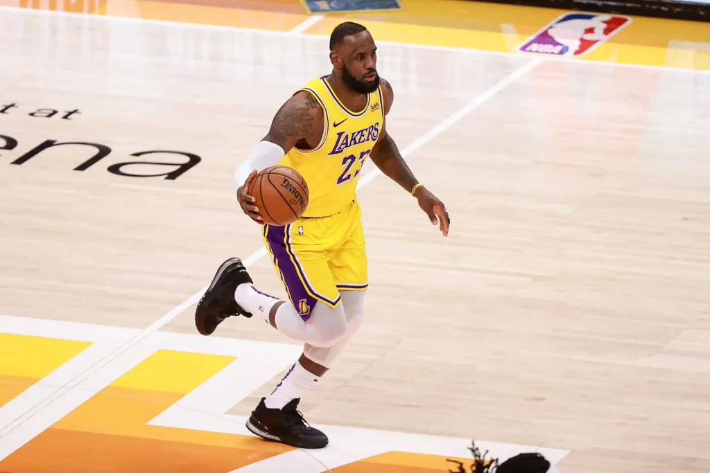 NBA: LeBron James, dos Lakers, toma decis&atilde;o importante para a pr&oacute;xima temporada