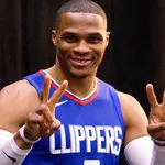 Baita presente! Russell Westbrook faz incr&iacute;vel surpresa para companheiros dos Clippers