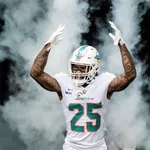 NFL: astro do Miami Dolphins &eacute; acusado de engravidar quatro mulheres