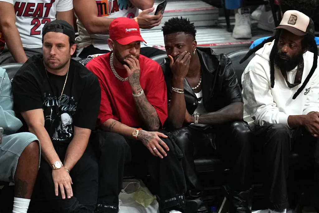 Vini Jr. se junta a Neymar e outros famosos para Jogo 4 da Final da NBA