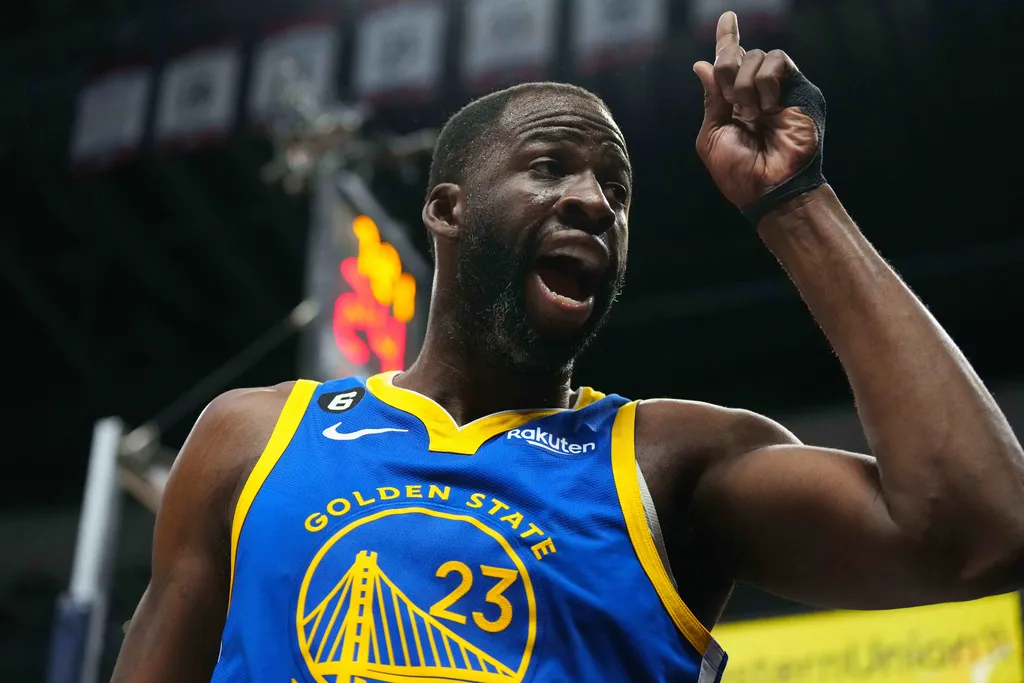 Draymond Green cai em fake news e passa vergonha brigando sozinho