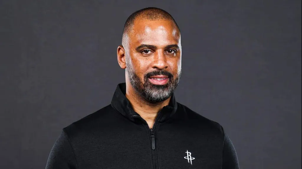T&eacute;cnico dos Rockets explica por que preferiu VanVleet a Harden: &lsquo;Melhor op&ccedil;&atilde;o&rsquo;