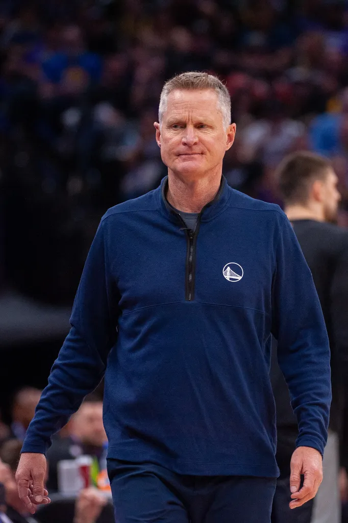 NBA: Steve Kerr d&aacute; opini&atilde;o controversa sobre arremesso de Poole