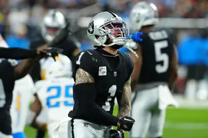 NFL: Raiders fazem história no primeiro tempo contra Chargers